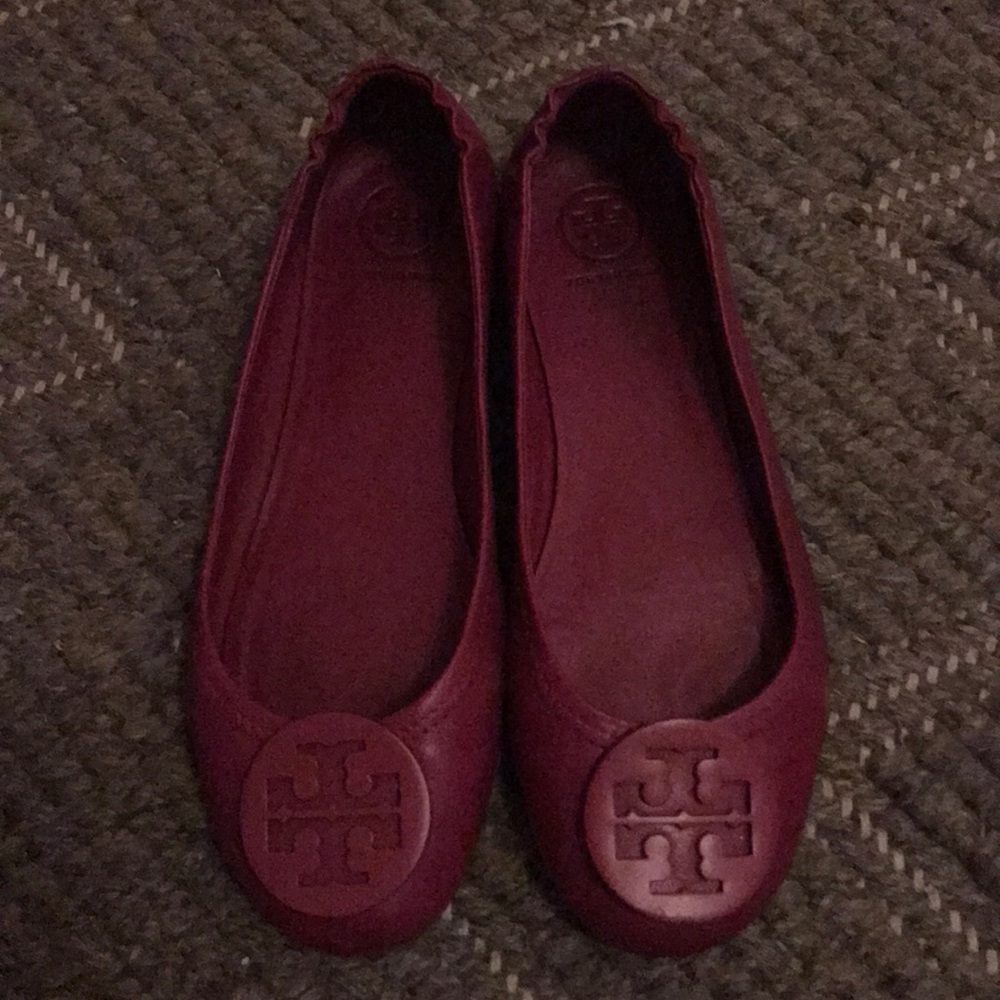 Tory Burch Flats in Magenta